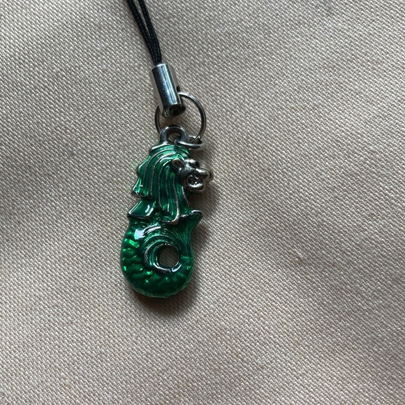 Singaporean Merlion cell phone charm - Picture 2 of 6